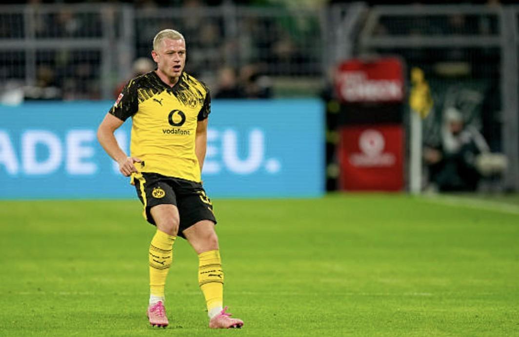 v站体育-图片报:多特想3000万欧卖瑞尔森,巴萨和曼联等队在关注他